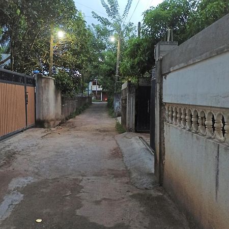 Suriya Homestay Mirissa Eksteriør billede